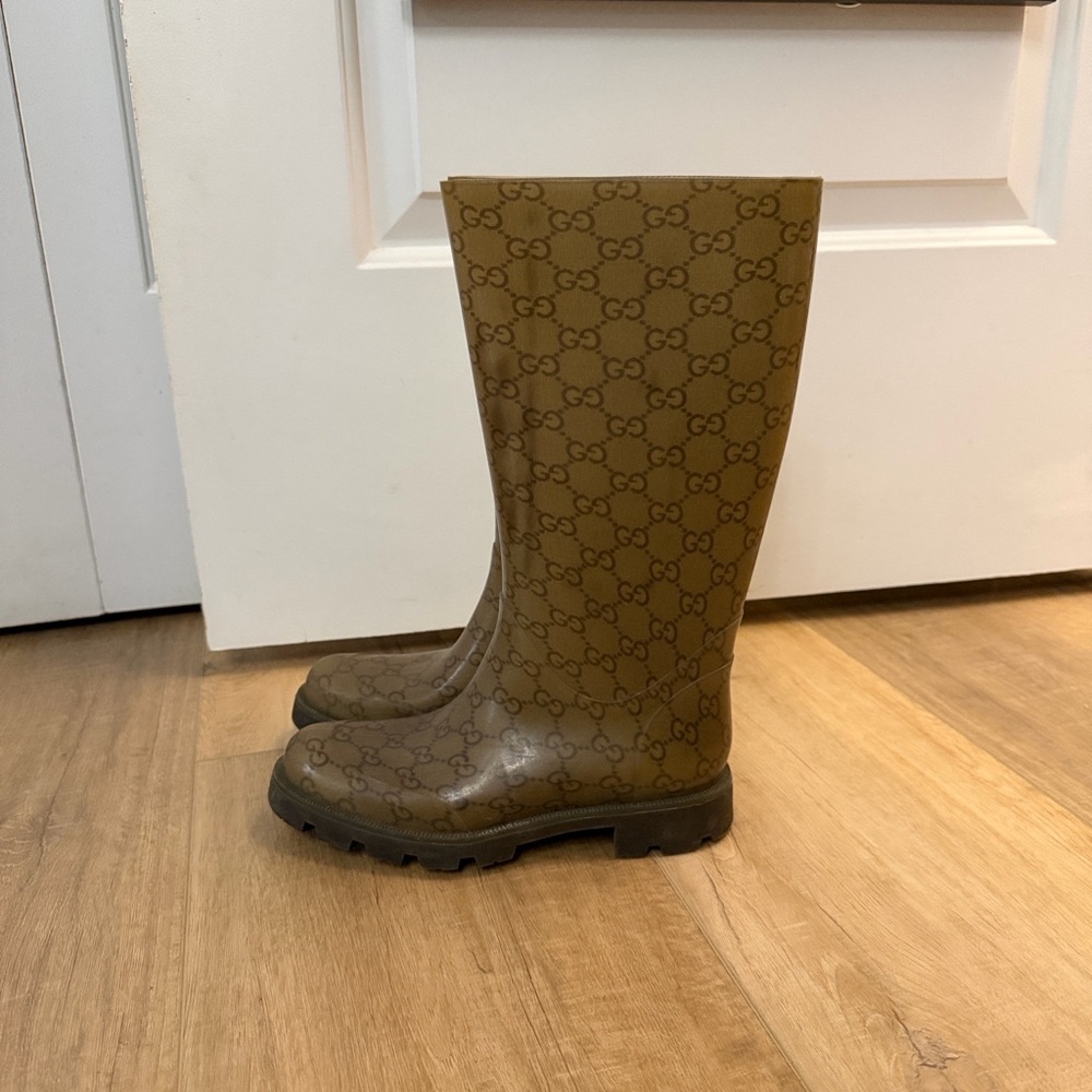 GUCCI Monogram Rubber Rain Boots Women’s Size 35 - Picture 3 of 7